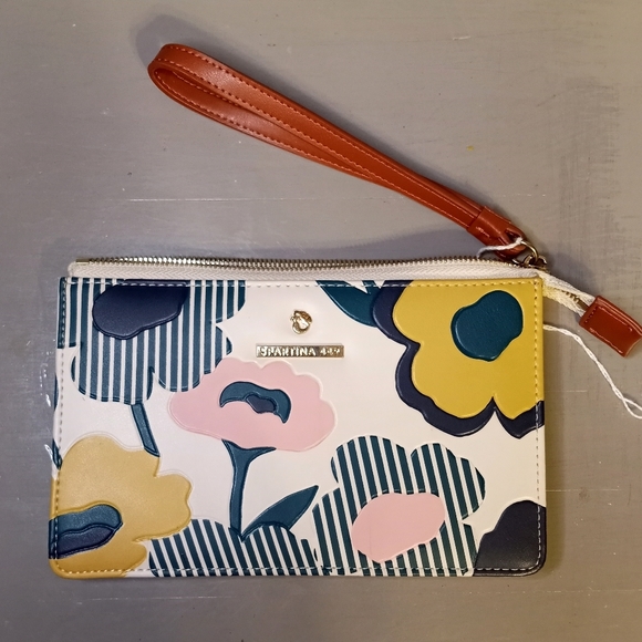 NEW Spartina 449 Tidalholm White Blue Floral Embossed Leather Wrislet Bag - Picture 6 of 6